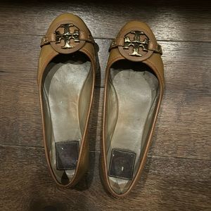 Size 7.5 tan used Tory Burch flats